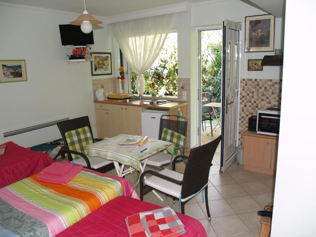 Villa Verde Apart-Hotel Nea Makri Exterior photo