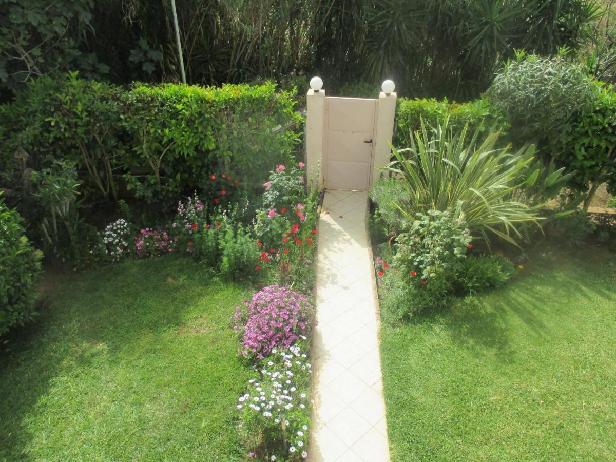 Villa Verde Apart-Hotel Nea Makri Exterior photo